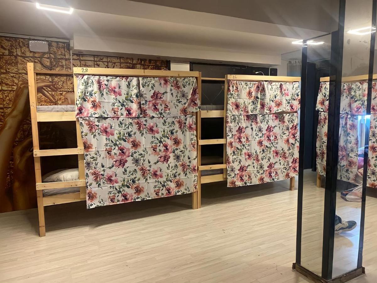 Hostel Unique 100 Meters From Λάρνακα