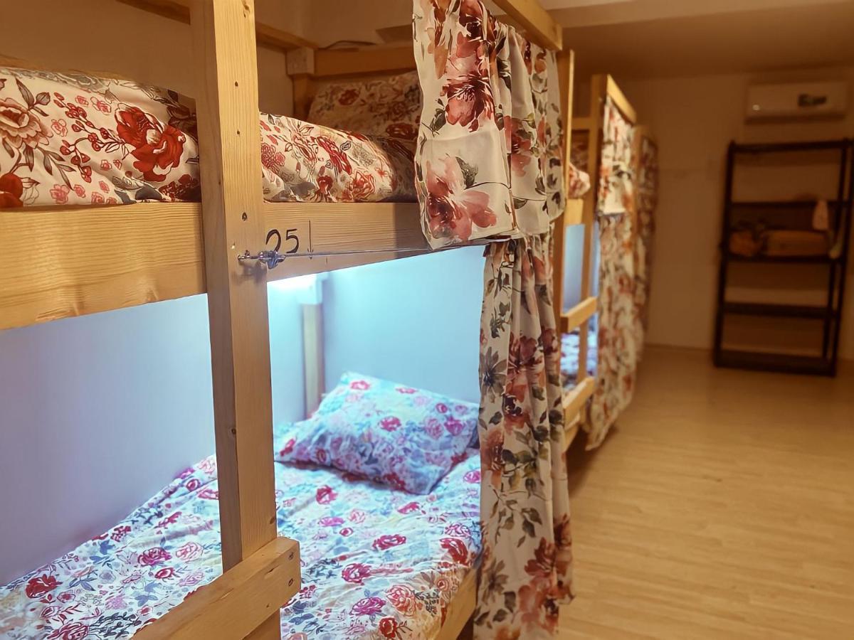 Unique 100 Meters From Hostel *